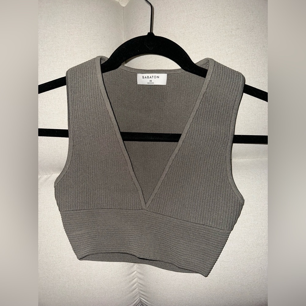 Babaton
Sculpt Knit Deep V Tank XS